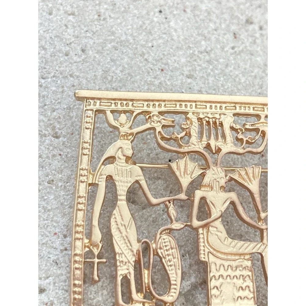 Egyptian Revival Brooch Gold Tone Pharaoh Goddess Scene Matte‎ Hieroglyphic
